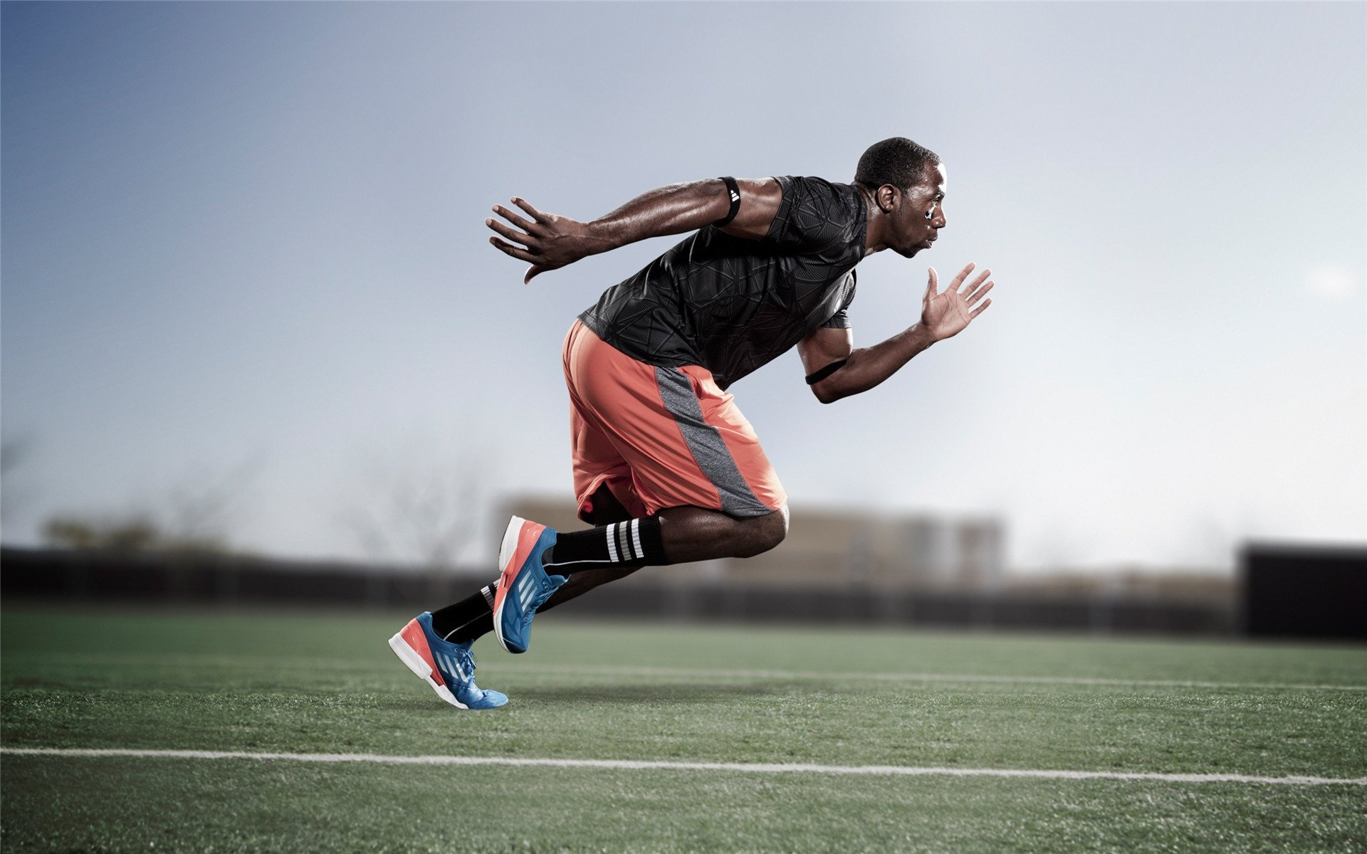 “快攻制胜!新都福乐球赛选手展现非凡技艺”